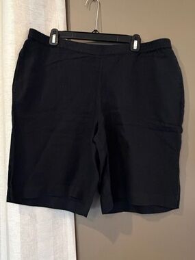 J. Jill Love Linene Bermuda Black Linen Shorts, Size Large